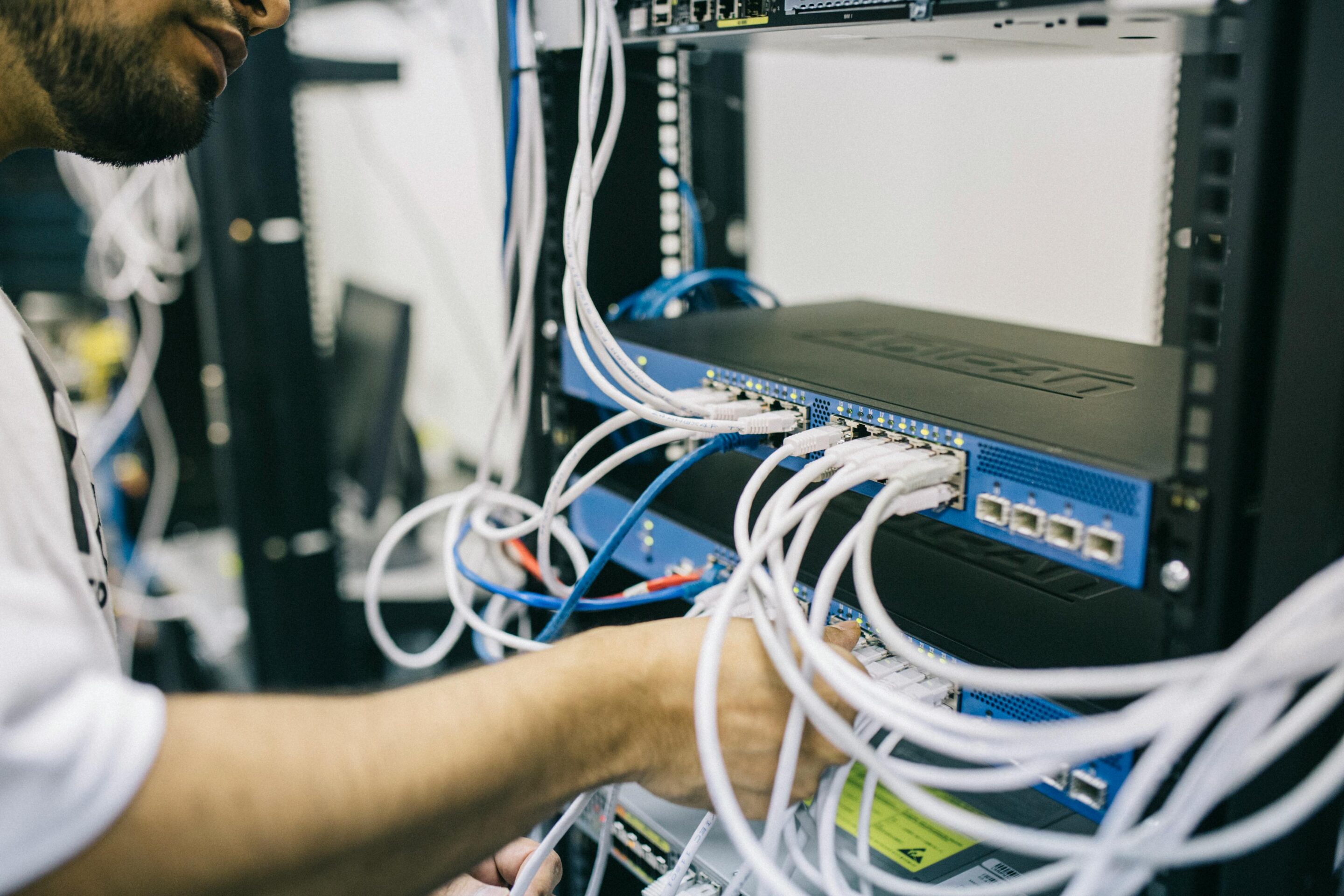 Migrate Physical Servers to AWS: A Guide for 2025